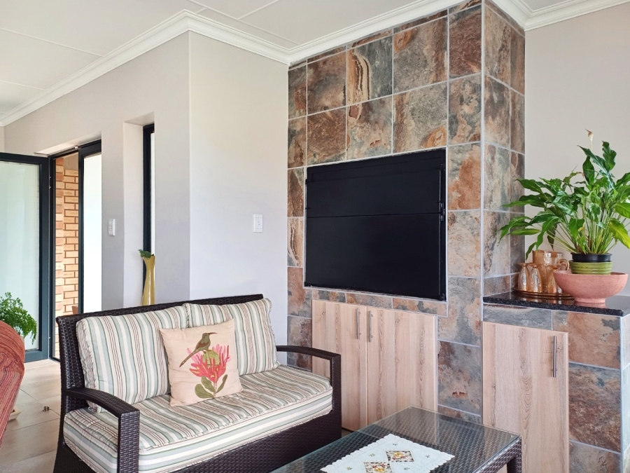 3 Bedroom Property for Sale in Reebok Western Cape